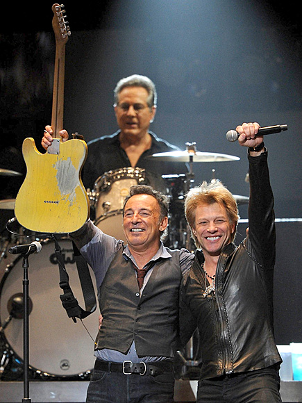 Star Tracks: Thursday, December 13, 2012