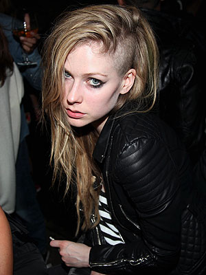 Whoa! Avril Lavigne Buzzes Off Half Her Hair