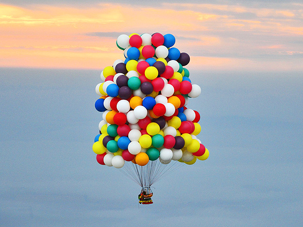 Jonathan Trappe, Balloonist, Lands in Newfoundland