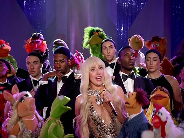 4 Must-See Moments from Lady Gaga & the Muppets' Holiday Spectacular