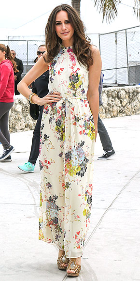 Love Her Outfit!