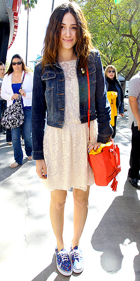 Love Her Outfit!