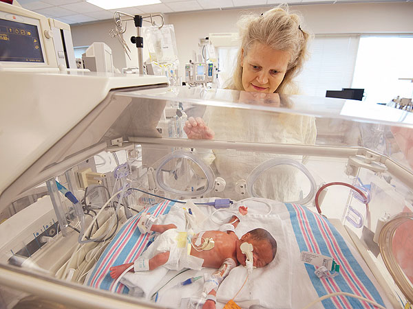 Woman Expecting Triplets Delivers Surprise 4th Baby