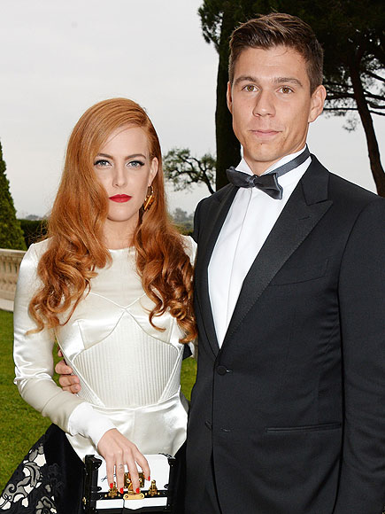 Benjamin+Keough+Wiki Riley Keough Is Engaged to Ben Smith-Petersen - Couples, Engagements ...