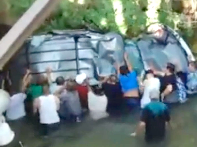 Utah Do-Gooders Save Teens Trapped Inside Submerged SUV