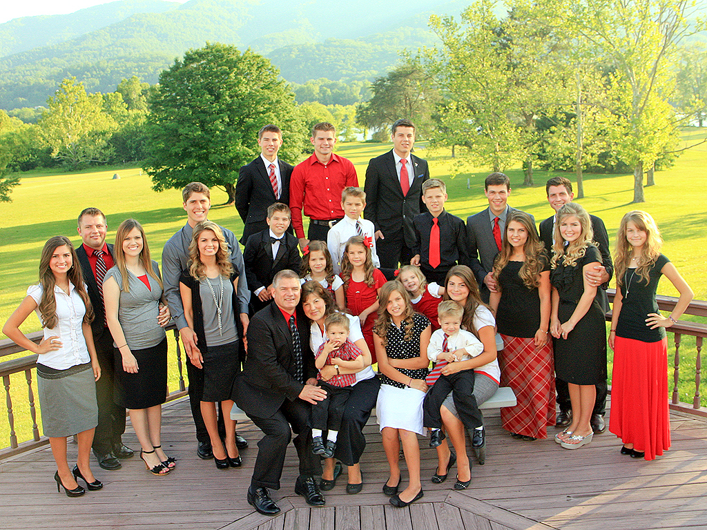Are These the New Duggars? Meet the Bates Family Kids & Family Life
