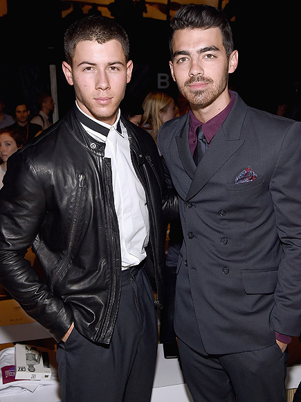 Nick Jonas's Shirtless Photos Get Him Teased by Brothers Kevin & Joe