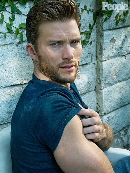 Scott Eastwood Reveals What Clint Was Really Like As A Dad Mobile