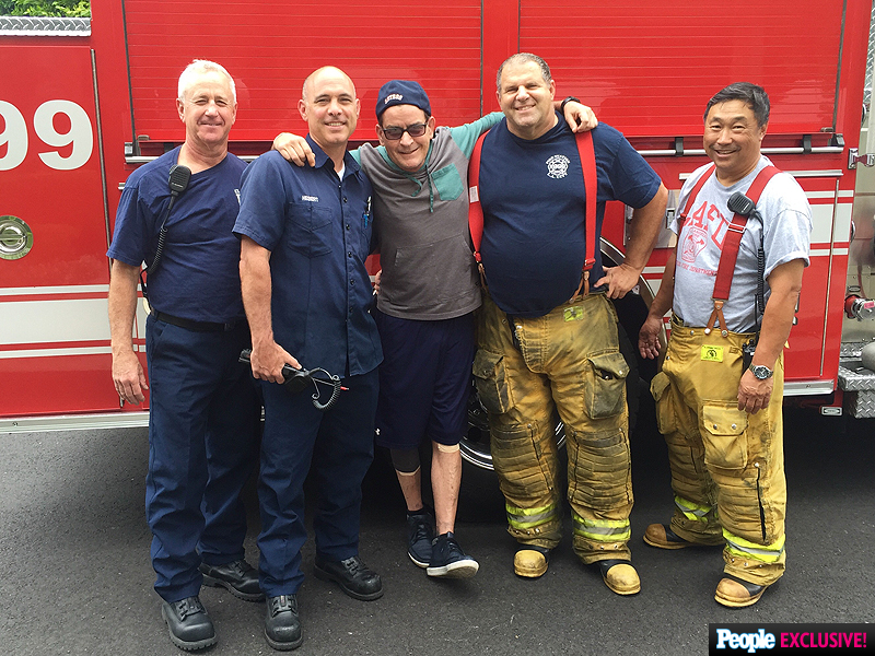 Charlie Sheen Food Poisoning: See the Star Schmooze with Paramedics
