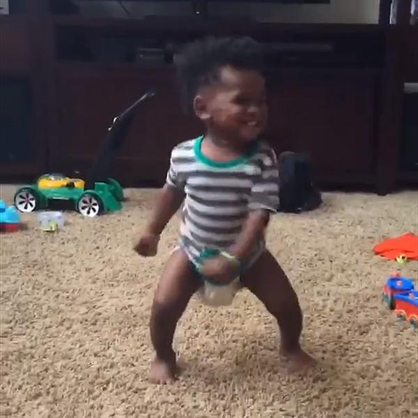 Video: Torrey Smith's Son Loves to Dance : People.com - People Magazine