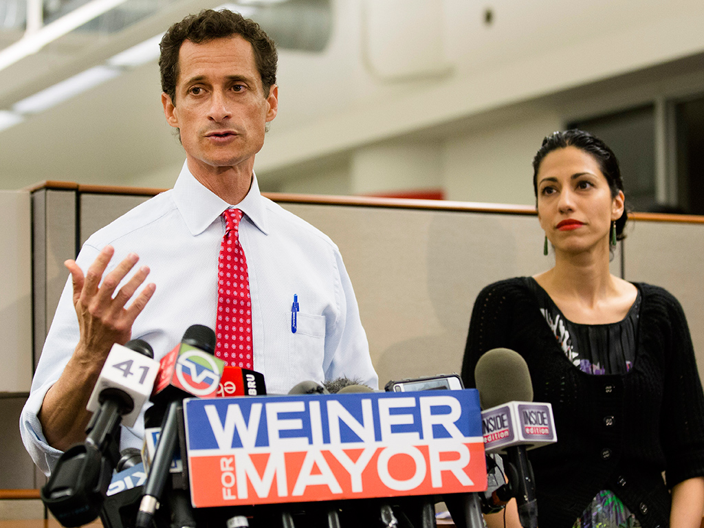 Anthony Weiner S Wife Huma Abedin Announces Separation After New