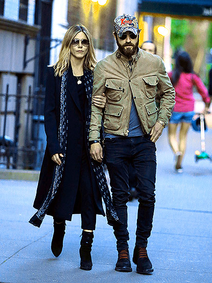 Jennifer Aniston and Justin Theroux Take a Solemn Stroll Just Days Before Announcing Her Mother's Death - People Magazine