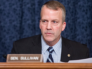 Could Donald Trump Be Looking to Make an Alaskan – Not Sarah Palin – His Running Mate?