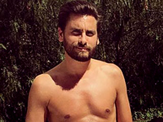 'Cougar Tamer' Scott Disick Hangs with Kris Jenner and Her Friends for the Fourth