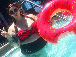 Tess Holliday Is a Proud 'MILF' in Post-Baby Bikini Pictures