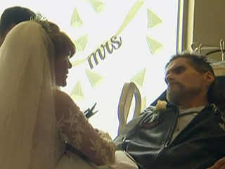 Man with Just One Week to Live Marries Longtime Girlfriend from Hospital Bed