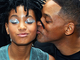Willow Smith Brings Proud Father Will as Her Date to Chanel's Couture Show in Paris