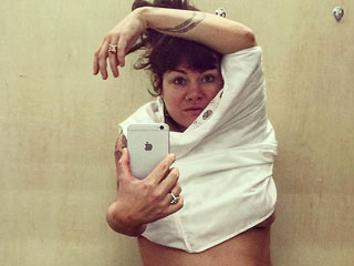 Shopping Mom Blames Sales Associate for Body Shaming Her – Then Realizes She Did it to Herself