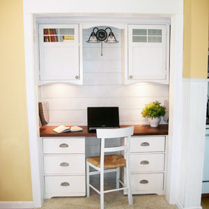 closet redesigned as an office alcove