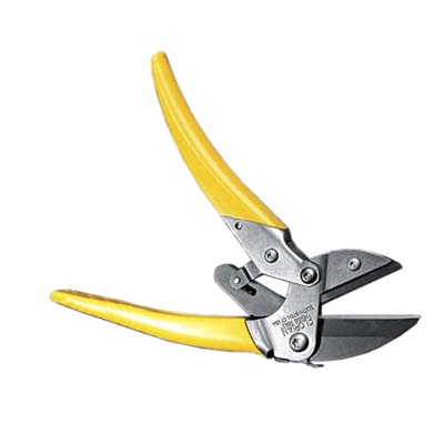 Lee Valley anvil pruner for cutting dead branches