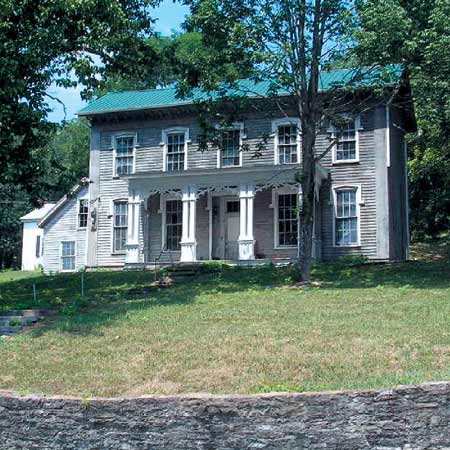 Exterior of Italianate before renovation