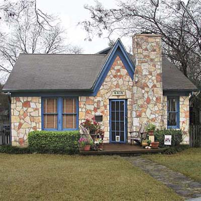 before exterior of cottage remodel in Austin, TX