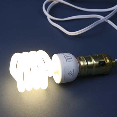 Fluorescent three-way light bulb