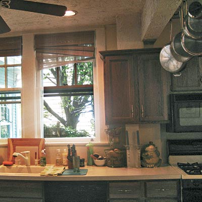 outdated kitchen before remodel
