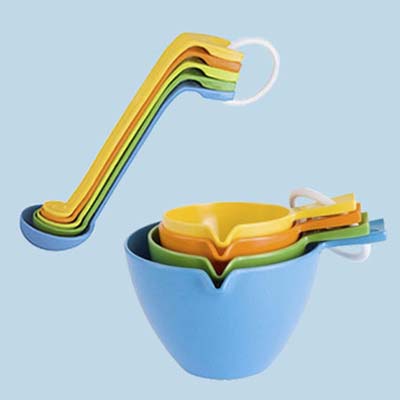 colored measuring cups and spoons for kids