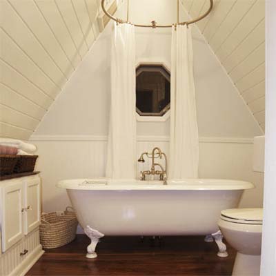 claw foot bath tub with shower curtain