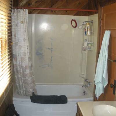 small outdated bathroom