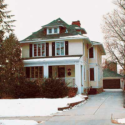 colonial revival with little curb appeal