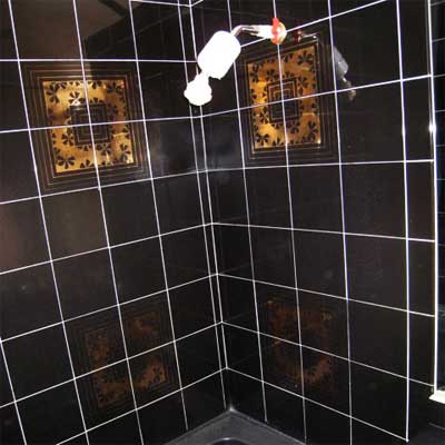 shower head with one valve turning water on and off