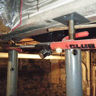 ANti-theft bar used to hold pipe columns