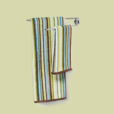 Swing-out towel bar