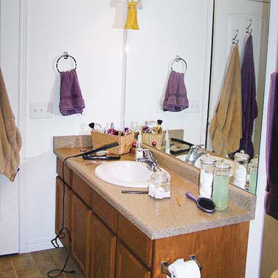 Reader bathroom before the remodel