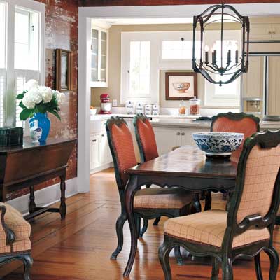 Orlando colonial home dining room