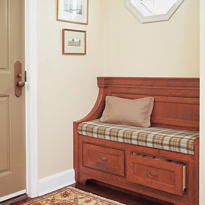 Built-in bench in the foyer