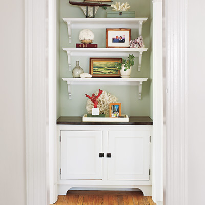 Home hallway hutch