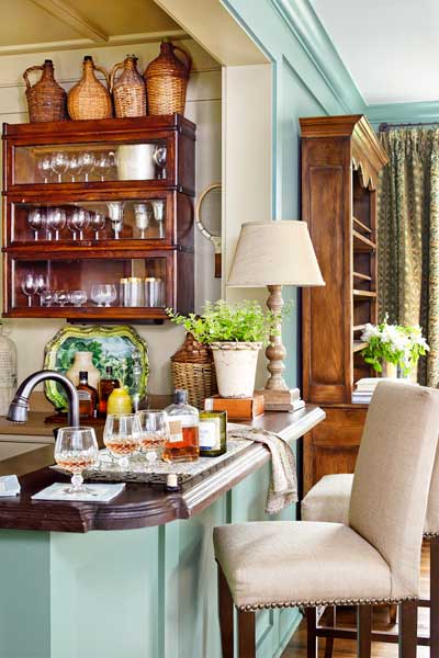 kitchenette with bar seating for wet bar