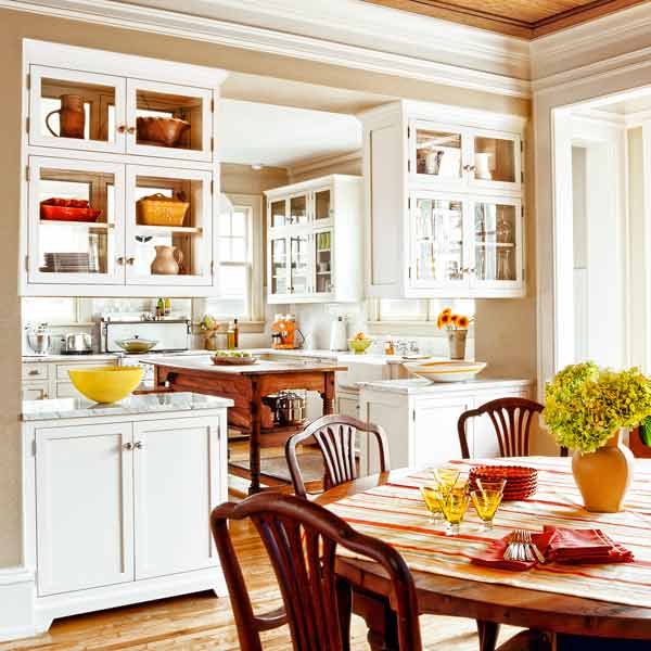 buffet-style wet bar in kitchen