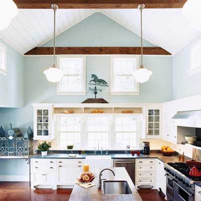 cottage-style kitchen 