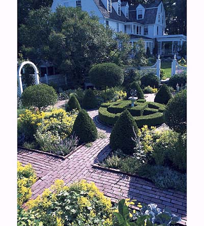 formal garden in Litchfield, Connecticut