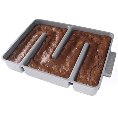 maze shaped brownie pan
