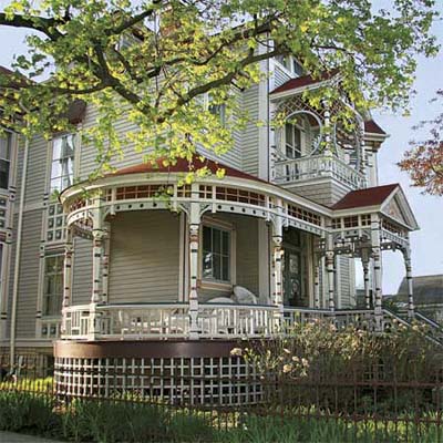 an old house in Elgin, Illinois