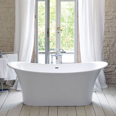 Vintage style bathtub
