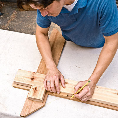 marking the inside of the lamppost 1x6 for the 2x4 center board