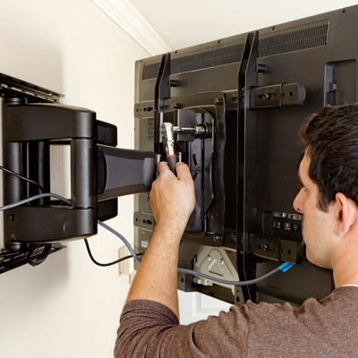 hanging a flat-screen tv