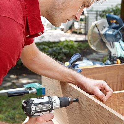Screw the Box Together to Build a Fold-Down Murphy Bar