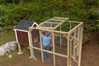 Tom Silva and Kevin O'Connor buld a chicken coop